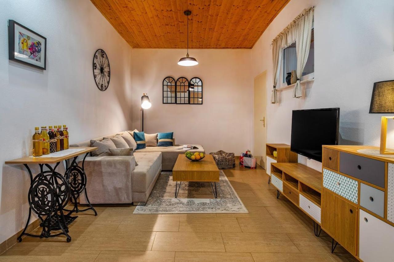 House Camellia With Fenced Pool And Playground Villa Blizna Donja Luaran gambar