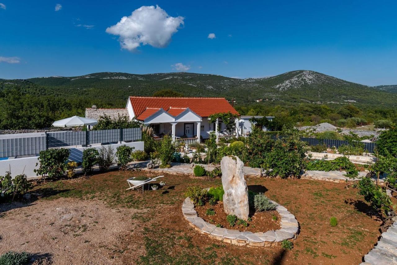 House Camellia With Fenced Pool And Playground Villa Blizna Donja Luaran gambar