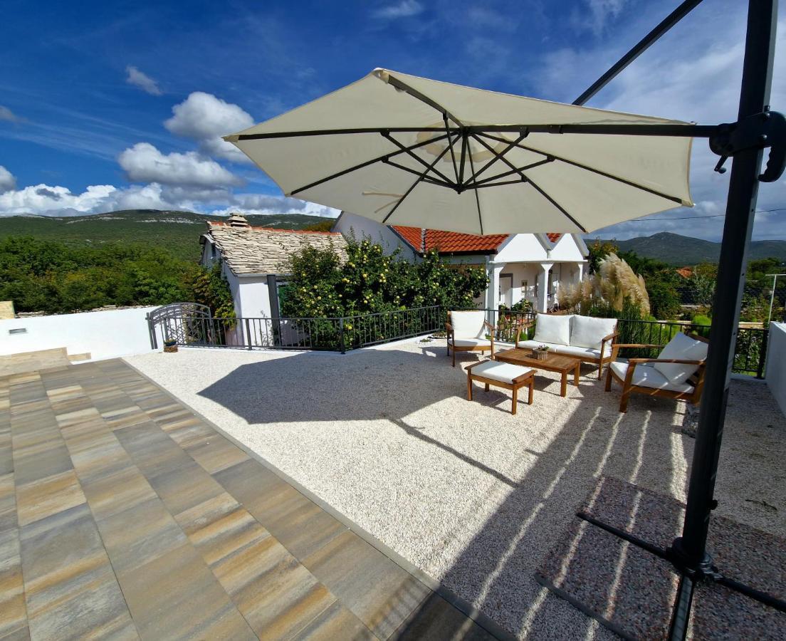 House Camellia With Fenced Pool And Playground Villa Blizna Donja Luaran gambar
